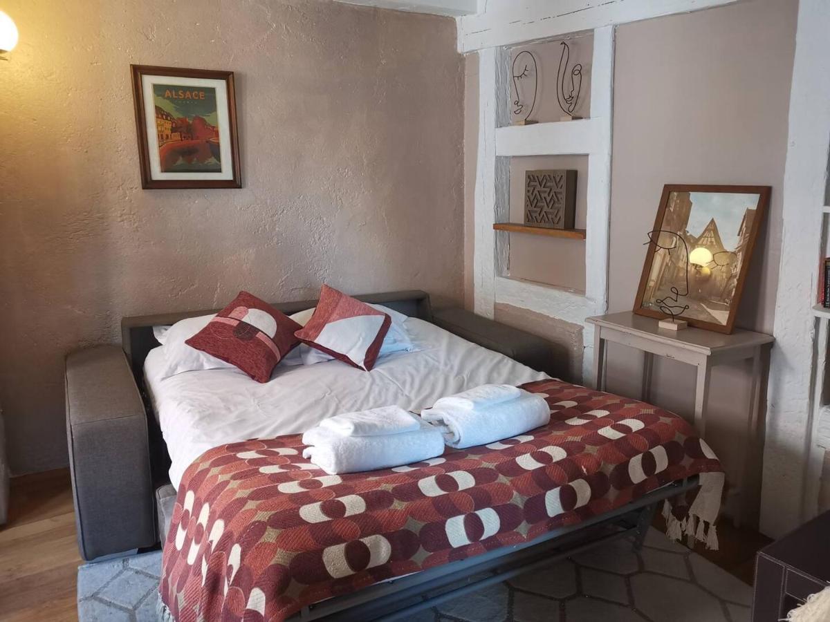 Maison Cliquot - Centre Apartment